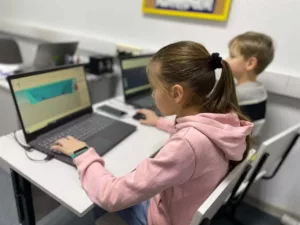 Летний загородный IT-лагерь для детей "Пиксель"