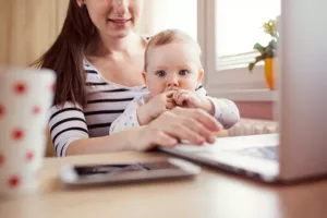 Чем заняться в декрете чтобы заработать денег?